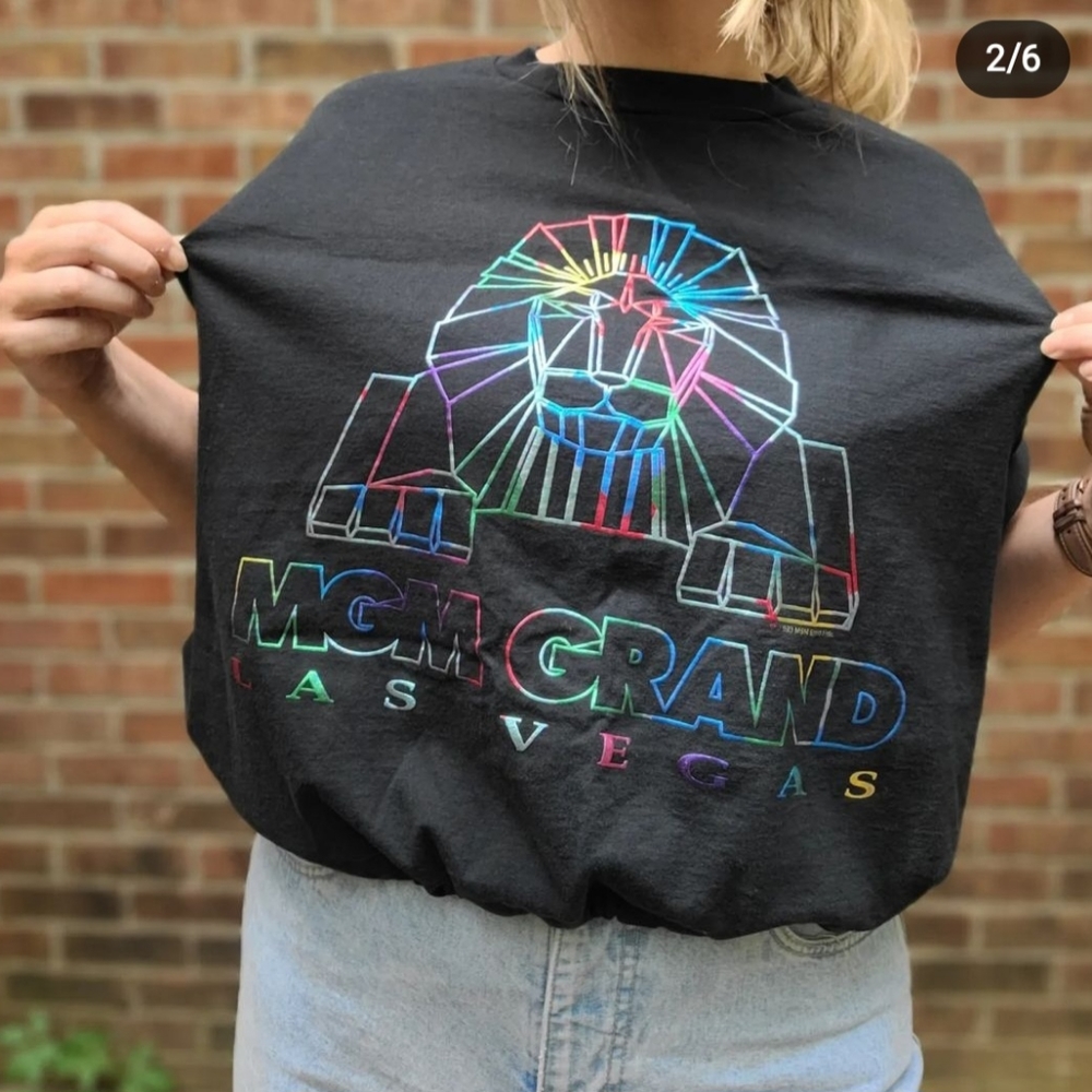 Vintage 1993 MGM Grand Hotel Las Vegas cropped tee with adjustable drawstring - Picture 2 of 5